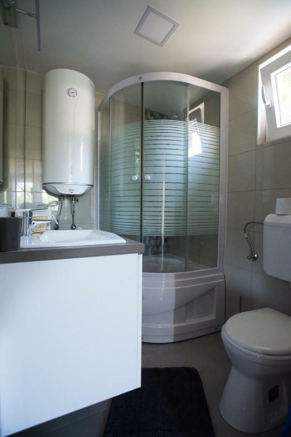 Fekete Orchidea Apartman Балатонкенезе Экстерьер фото